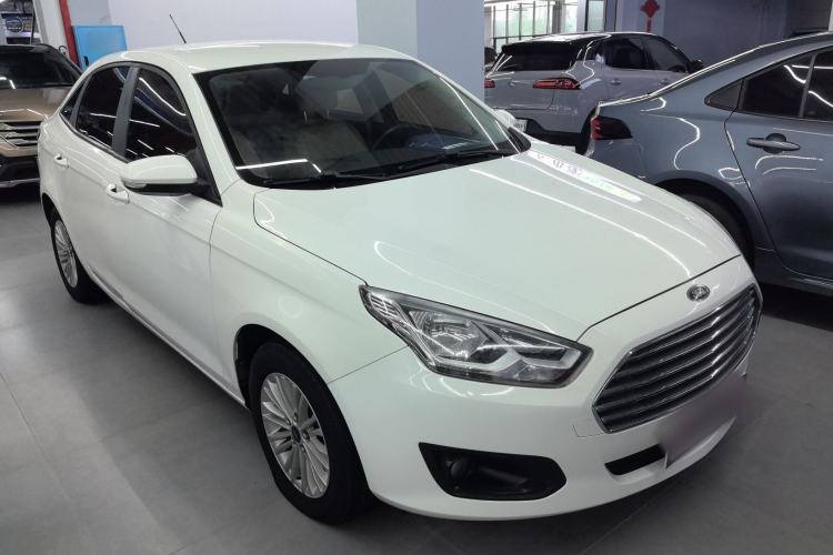 Used Ford Escort 2015 1.5L Automatic Comfort Edition Front Right 45 Deg