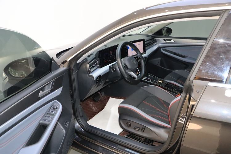 Used Volkswagen Lamando 2023 Lavida L 280TSI DSG Cool & Spicy Edition
