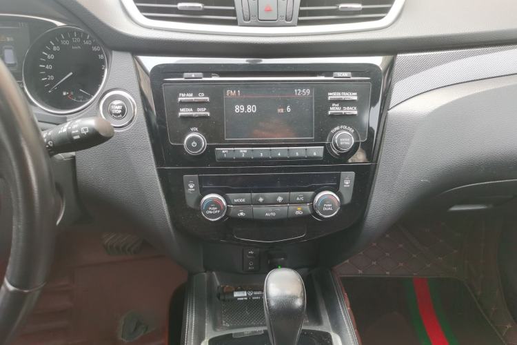 Used Nissan X-Trail 2014 2.5L CVT Leading Edition 4WD
