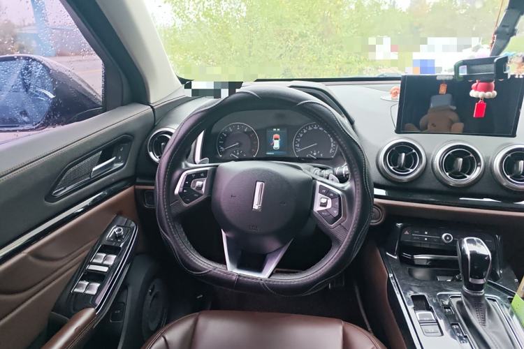 Used Wey VV5 2017 2.0T Ultra-Luxury Version
