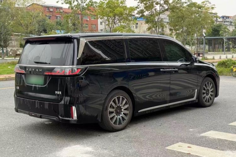 Used VOYAH Dream 2024 EV Long-Range Premium Edition
