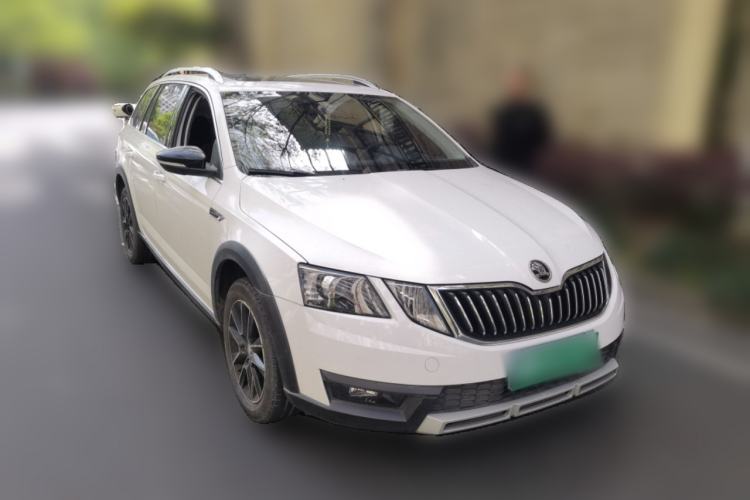 Used Skoda Octavia 2018 Station Wagon TSI230 DSG Luxury Edition Front Right 45 Deg