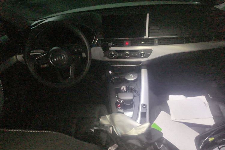 Used Audi A4L 2020 40 TFSI Fashionable and Elegant Model Center Console