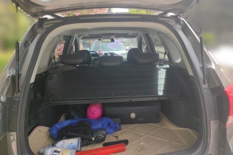 Used Haval H6 2013 Upgraded Model 2.4L Automatic Two-Wheel Drive Prestige Version
