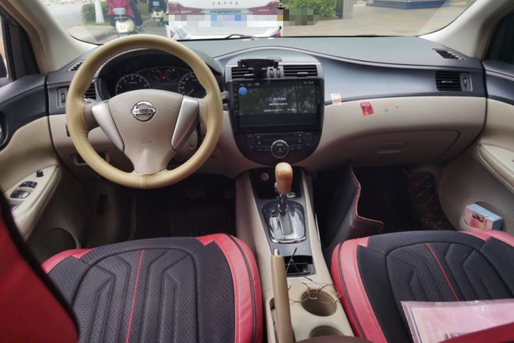 Used Nissan Tiida 2011 1.6L CVT Smart Version Center Console