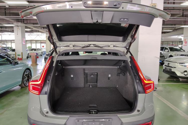 Used Volvo XC40 New Energy 2024 Long-Range PRO Version Trunk