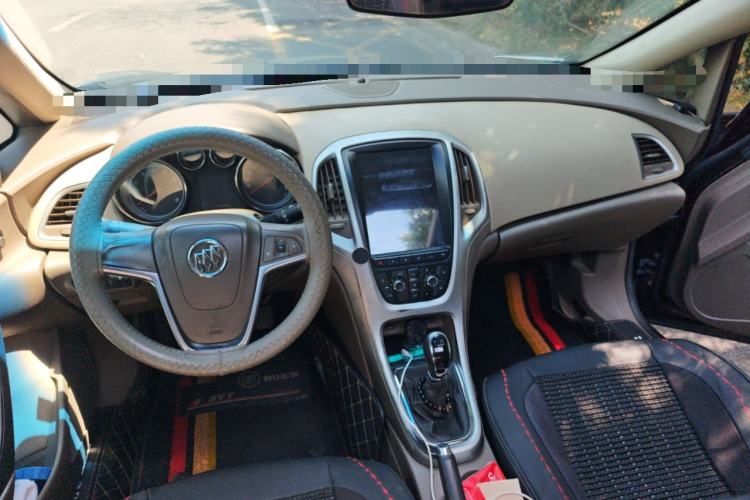 Used Buick GT 2013 GT 1.6L Manual Entry-Level Model Center Console