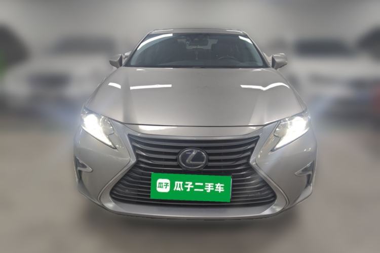 Used Lexus ES 2015 300h Comfort Edition Front