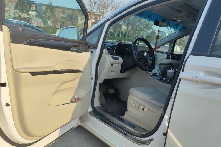 Used Buick GL8 2022 ES Landtrek 653T Comfort Edition