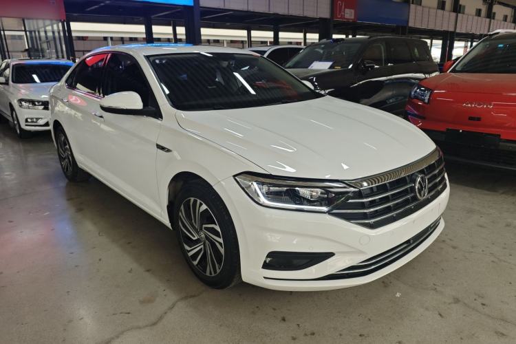 Used Volkswagen Sagitar 2021 280TSI DSG Luxury Smart Connectivity Edition Front Right 45 Deg