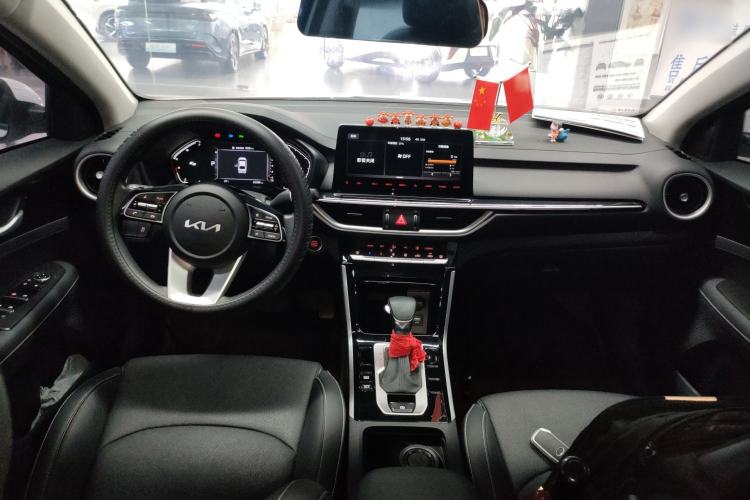 Used Kia K3 2021 Revised 1.5L CVT Fashion Edition Center Console