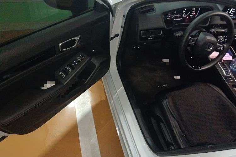 Used Honda Civic 2023 2.0L eHEV Pioneer Edition Driver Seat