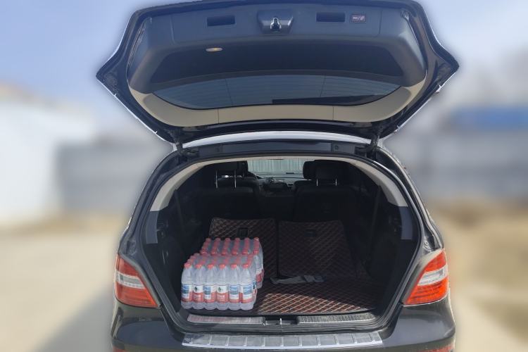 Used Mercedes-Benz R-Class 2017 R 320 4MATIC Business Edition Prestige Model Trunk