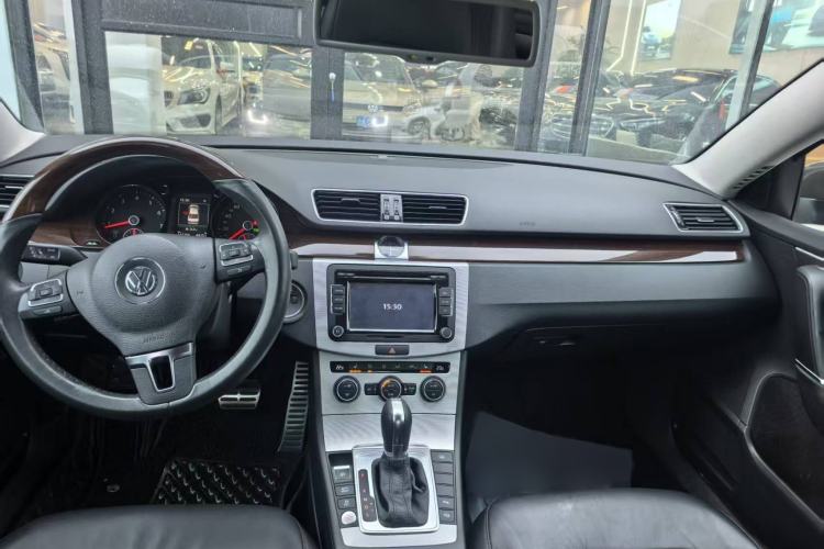 Used Volkswagen Magotan 2015 2.0 TSI Prestige Model
