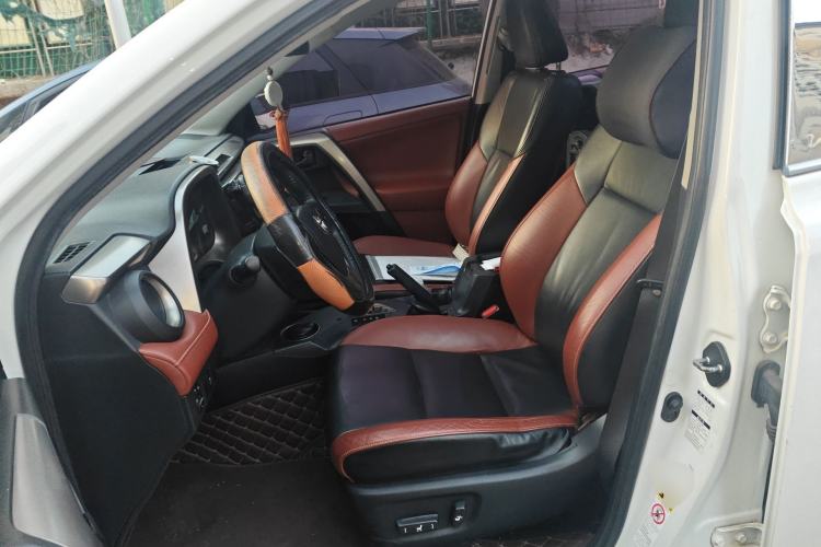 Used Toyota RAV4 2013 2.5L Automatic 4x4 Elite Edition Left Front Seat