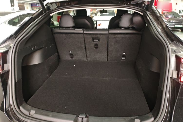 Used Tesla Model Y 2023 Rear-Wheel-Drive Version
