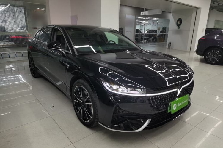 Used VOYAH PASSION 2024 PHEV Four-Wheel Drive Ultra-Long Range Flagship Model Front Right 45 Deg