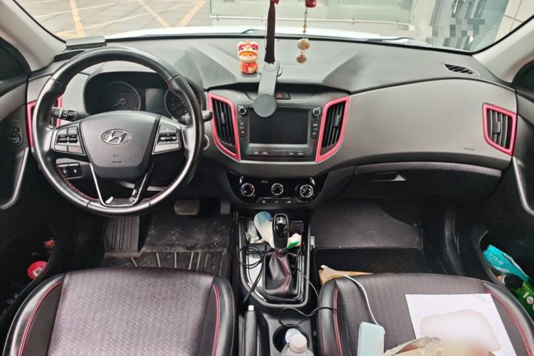 Used Hyundai ix25 2017 1.4T Automatic Smart Version Center Console