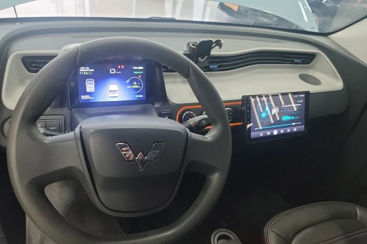 Used Wuling Hongguang MINIEV 2022 Enjoy Edition Lithium Iron Phosphate Center Console