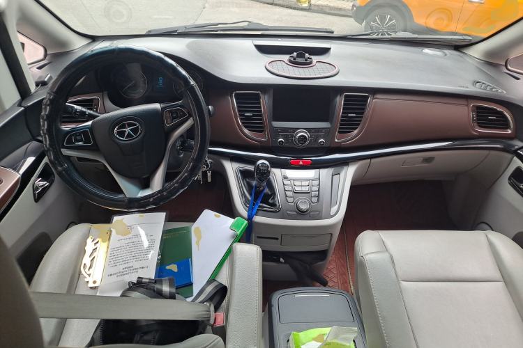 Used JAC Group Refine M5 2016 2.0T Gasoline Manual Business Edition Center Console