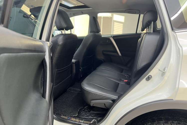 Used Toyota RAV4 2019 2.0L CVT Two-Wheel Drive Pioneer Edition China V Standard
