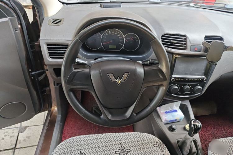 Used Wuling Hongguang 2015 1.5L S Base Model China IV
