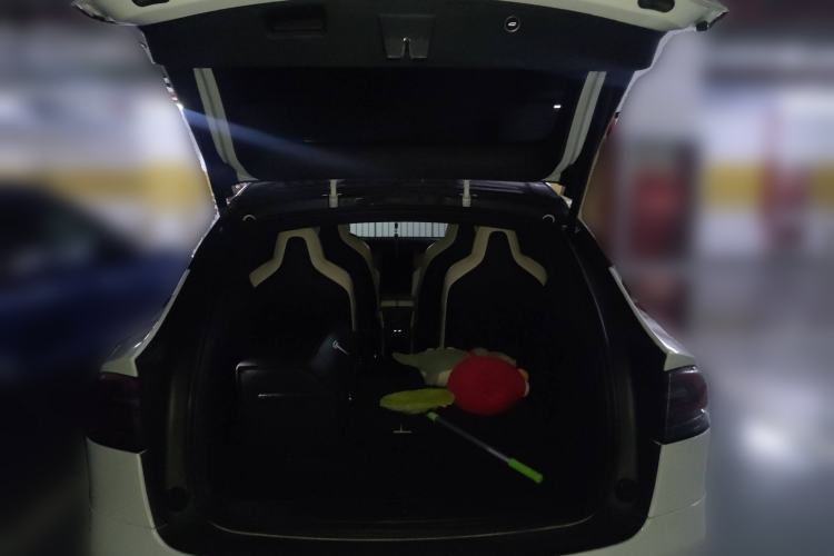 Used Tesla Model X 2019 Long-Range Version Trunk