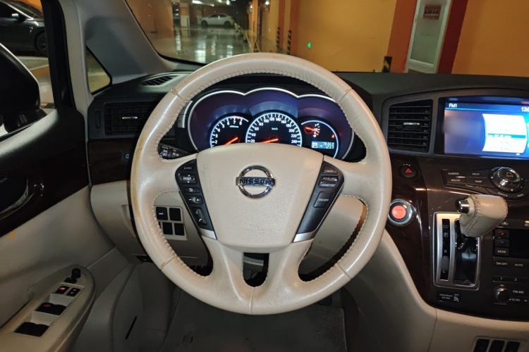 Used Nissan Quest 2015 3.5L SL Steering Wheel