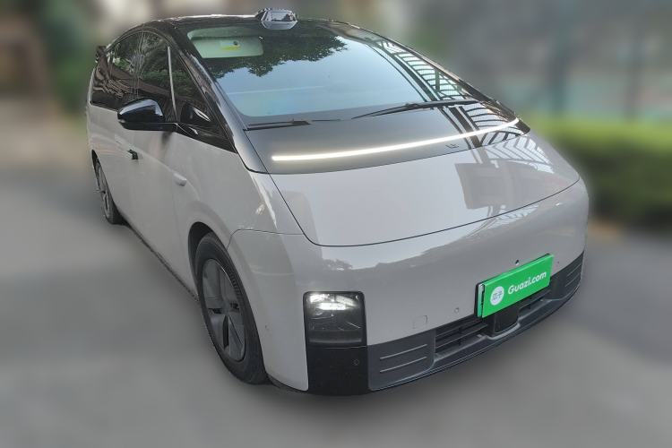 Used Li Auto MEGA 2024 Ultra Model
