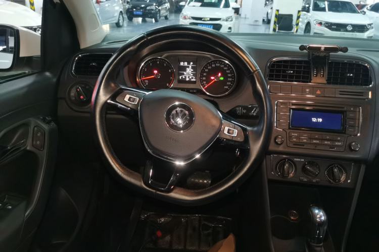 Used Volkswagen Polo 2016 1.6L Automatic Comfort Model