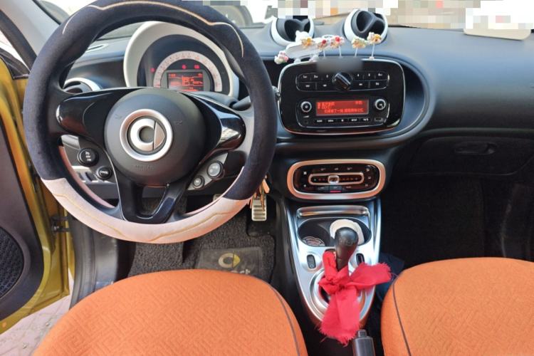 Used smart forfour 2016 1.0L 52 kW Dynamic Edition
