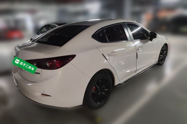 Used Mazda 3 Axela 2016 Sedan 1.5L Automatic Luxury Model