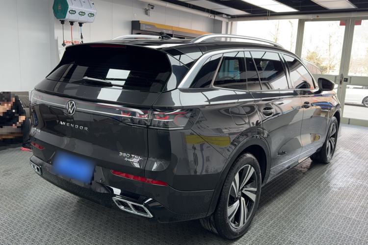 Used Volkswagen Tavendor 2024 380TSI All-Wheel-Drive R-Line Cruise Premium Edition Exterior 3
