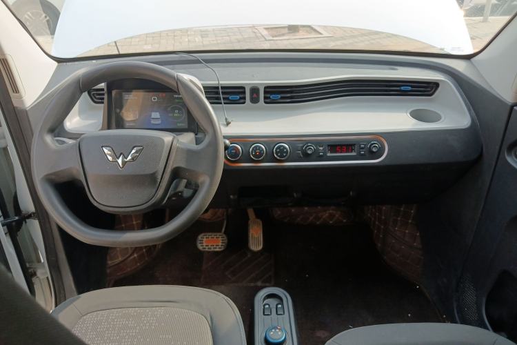 Used Wuling Hongguang MINIEV 2020 Zizai Version Lithium-NMC Center Console