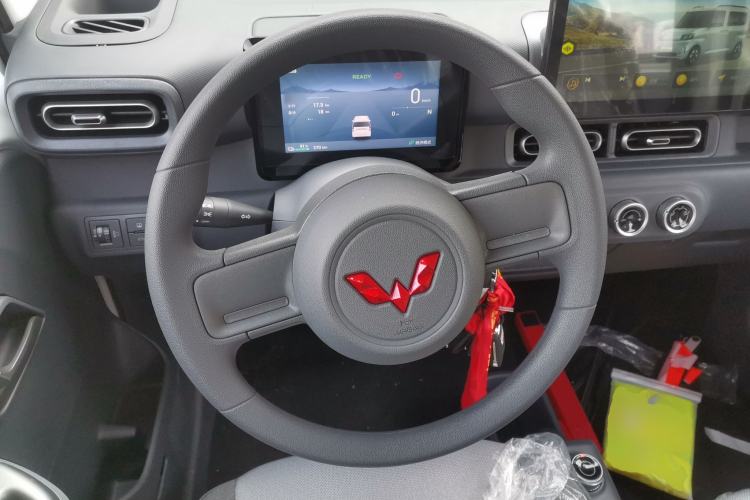 Used Wuling Zhiguang New Energy 2025 Model 305km Ambitious Edition