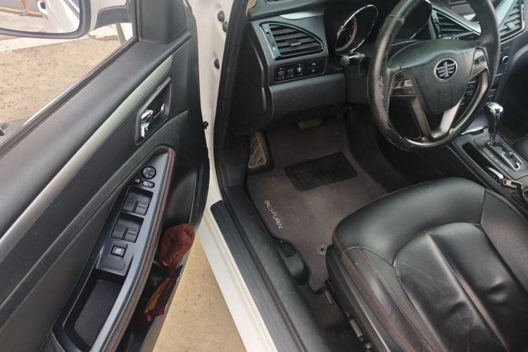 Used Bestune B70 2014 2.0L automatic luxury version
