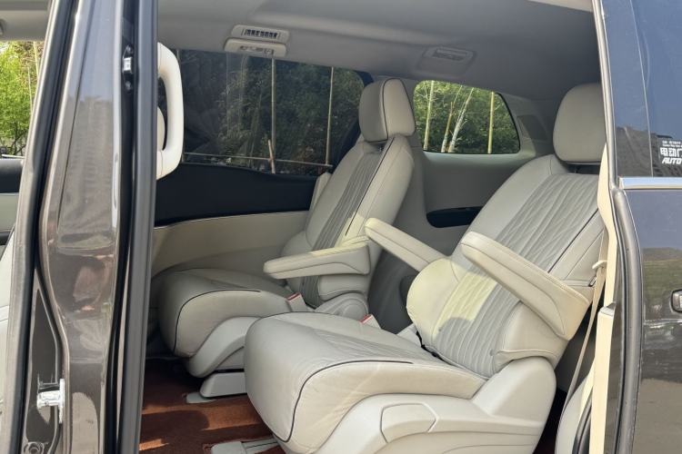 Used Buick GL8 2022 Land Business Class 652T Luxury Model Interior 3