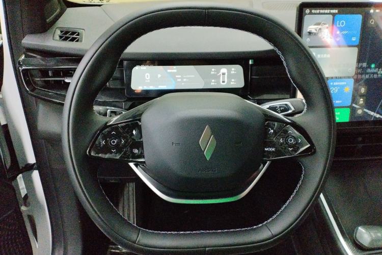 Used Livan Livan 7 2024 605 km Glory Edition