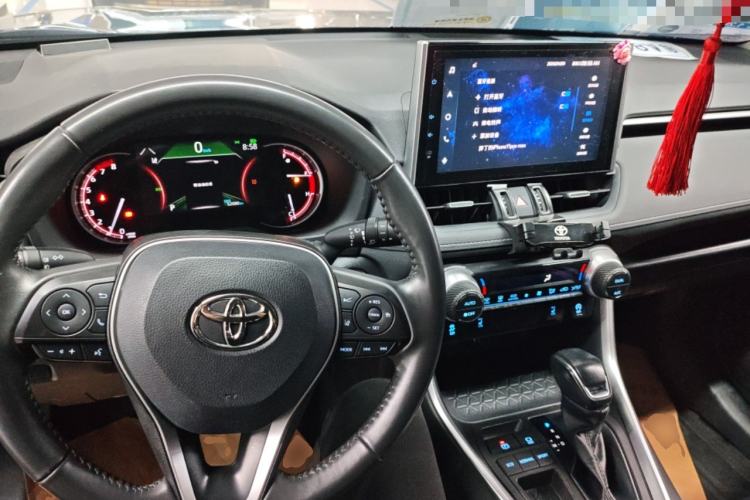 Used Toyota RAV4 2021 2.0L CVT Two-Wheel Drive Fashion PLUS Edition Center Console