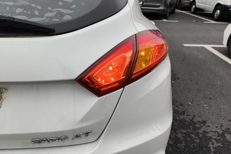 Used CHANGAN Eado 2013 1.6L Automatic ZhiKu Model China IV Standard Exterior 3