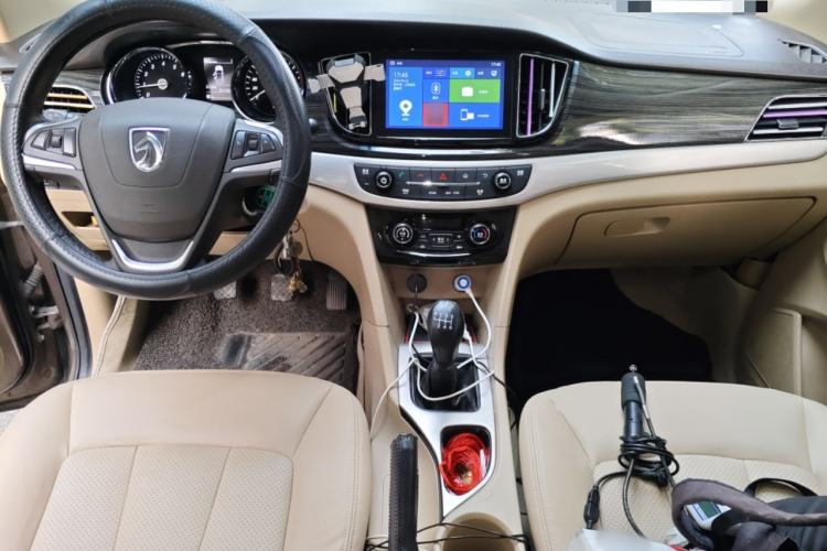 Used Baojun 730 2016 1.5T Manual Luxury Edition 7 Seats
