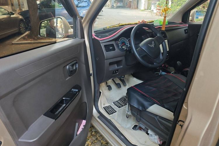 Used Wuling Rongguang V 2016 1.5L Standard Version