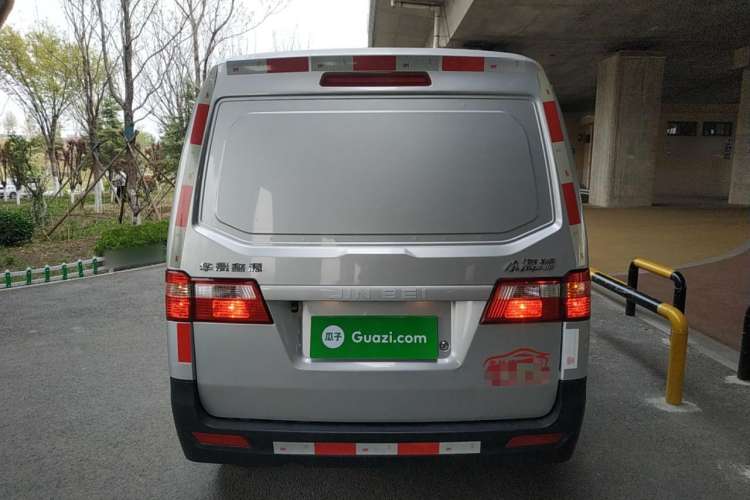 Used Jinbei Hiace X30 2023 1.5L Super-Enjoyment Van 2/5 Seats Non-Air-Conditioned Version SWC15M