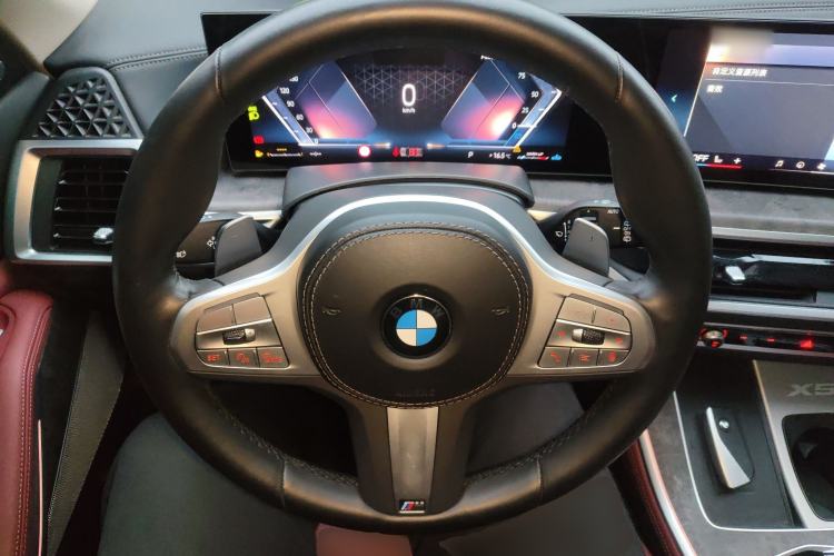 Used BMW X5 2023 xDrive 30Li Luxury M Sport Package Steering Wheel