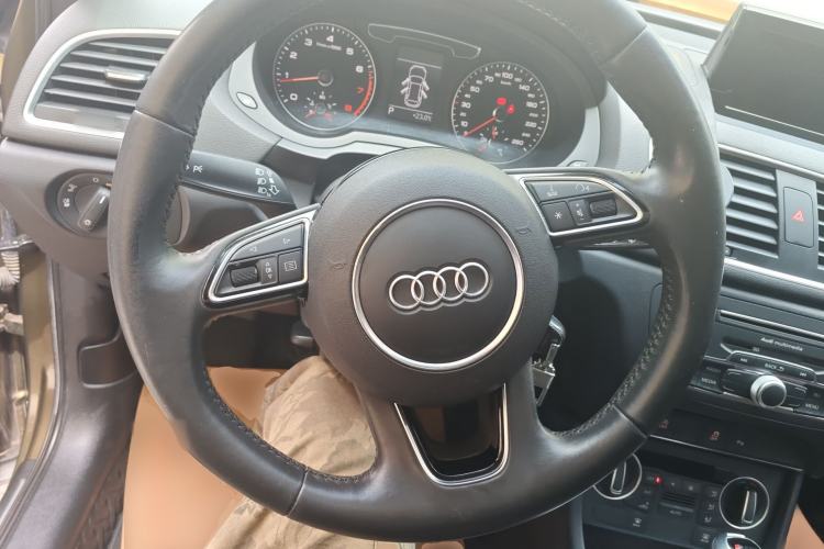 Used Audi Q3 2018 30th Anniversary Edition 30 TFSI Fashion Model Steering Wheel