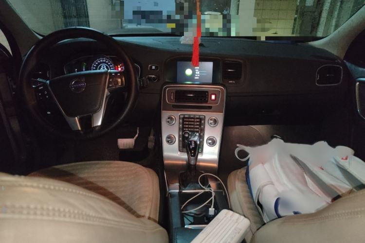 Used Volvo S60 2015 S60L 2.0T Zhiyuan Edition