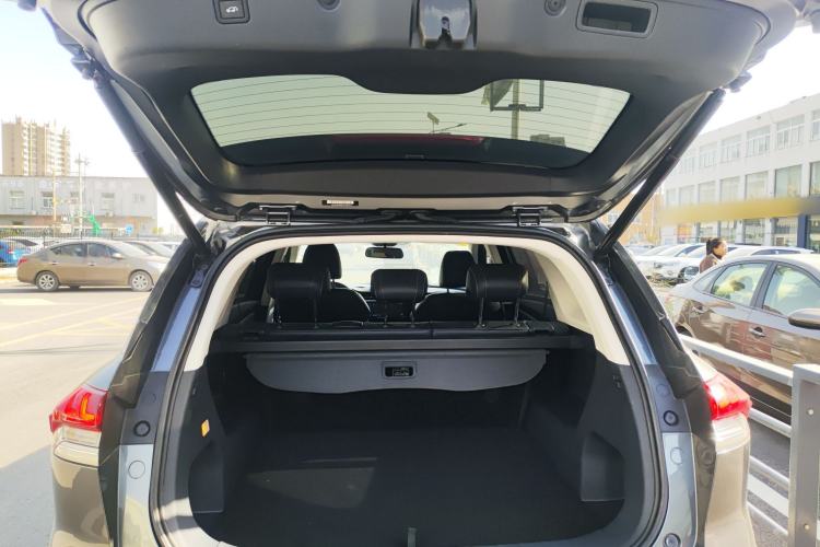 Used Oshan X7 2020 1.5T Automatic Parking with Facial Recognition – Spacey & Carefree Edition