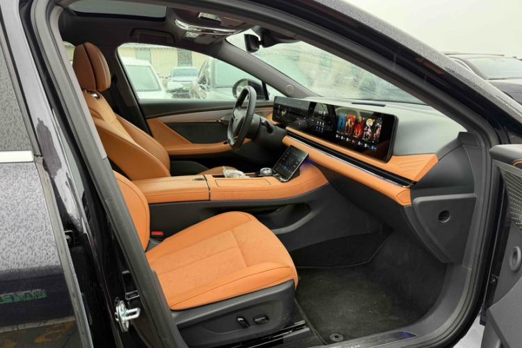 Used VOYAH PASSION 2024 PHEV Four-Wheel Drive Ultra-Long Range Flagship Model
