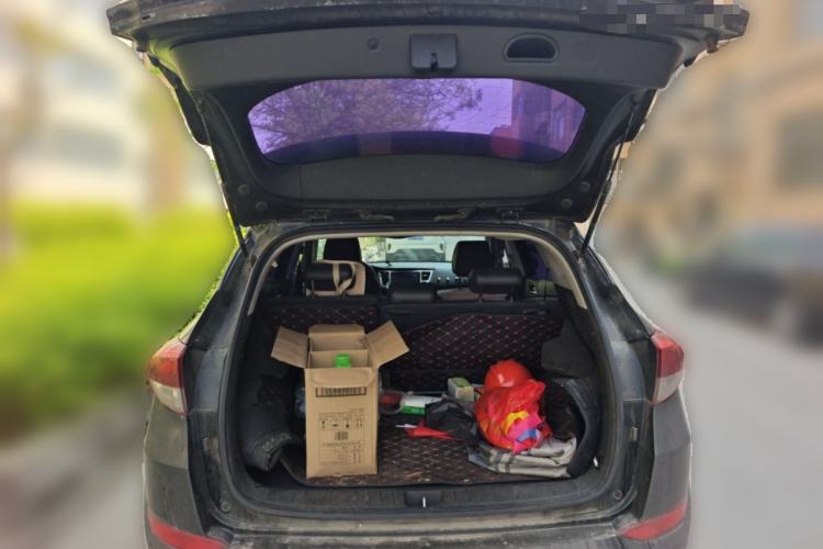 Used Hyundai Tucson 2015 2.0L Automatic Two-Wheel Drive Smart Version
