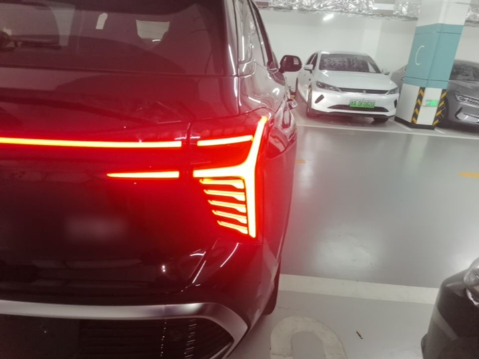 Hongqi HS3 PHEV 2024 PHEV 115km Jingwei Edition — снимка 9